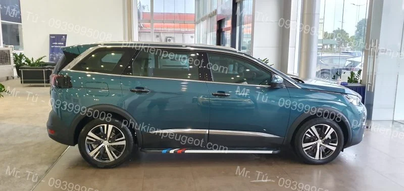 Bệ bước chân cờ Pháp xe Peugeot