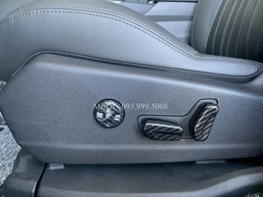 Ốp nút chỉnh ghế cacbon Peugeot