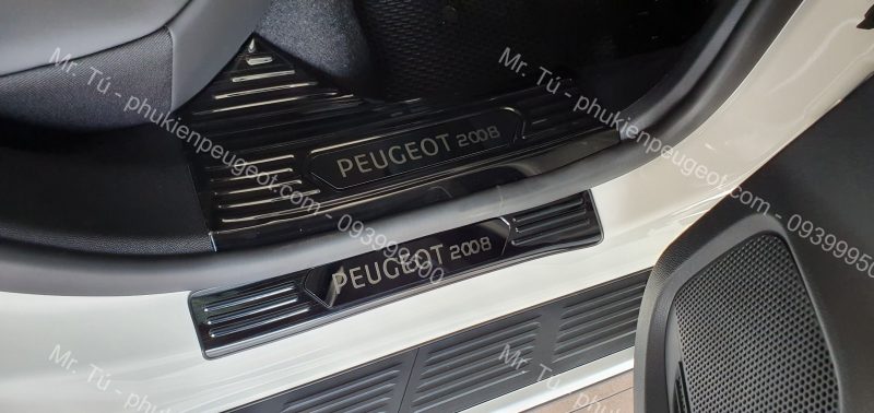 nẹp bậc lên xuống Peugeot 2008 titan