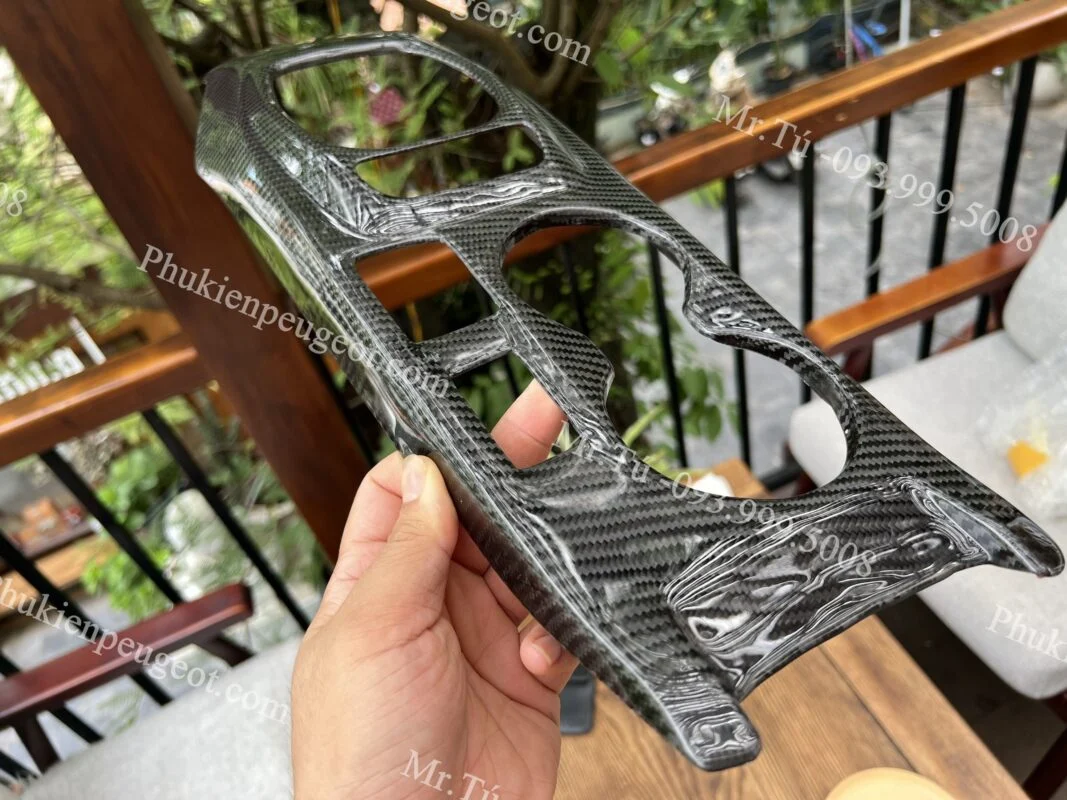 ốp hộp số Peugeot 2008