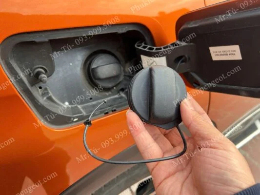 nắp bình xăng xe Peugeot 3008