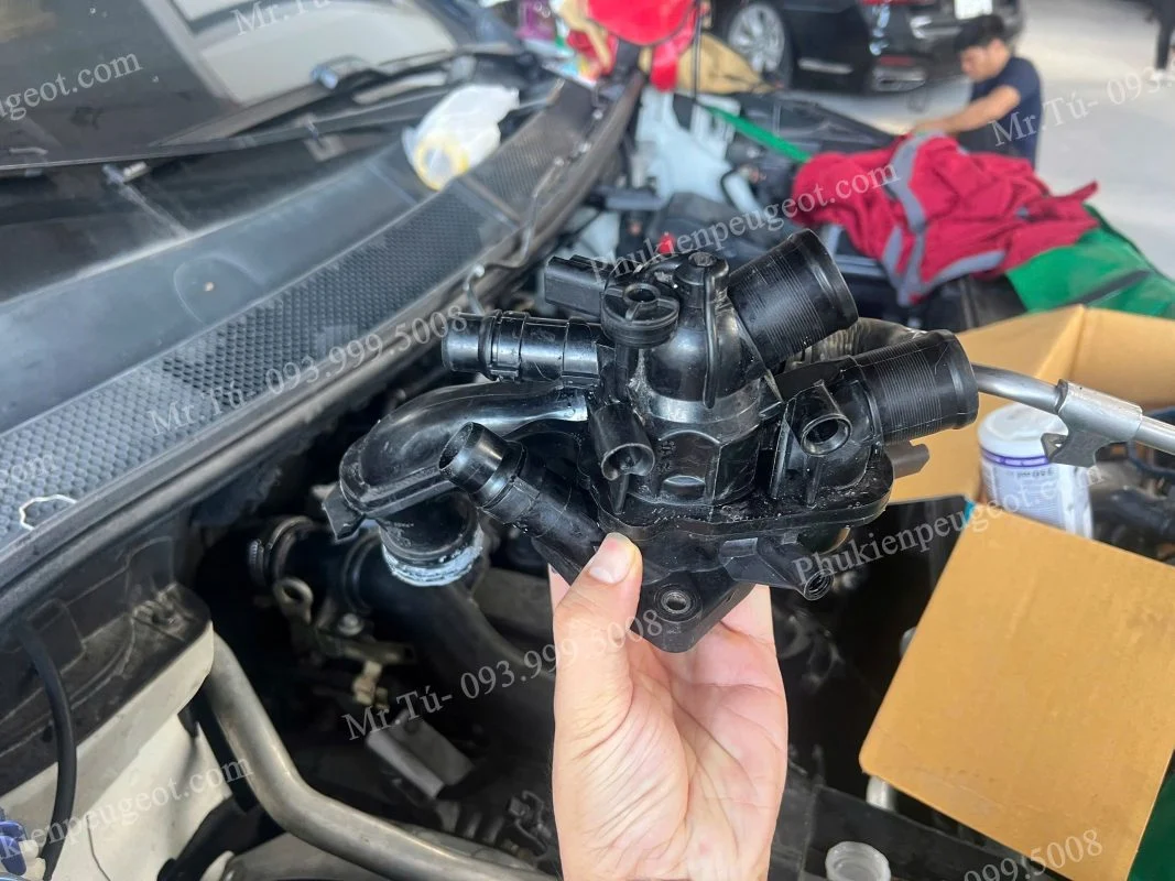 cút van hằng nhiệt xe Peugeot 5008