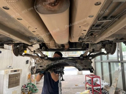thay thế thanh cân bằng xe Peugeot